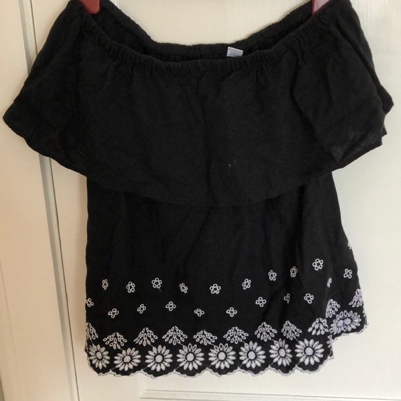 Across the Shoulder Black Shirt - Picture 1 of 3